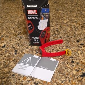 Garmin Vivofit Jr. 3 Marvel Edition in Red